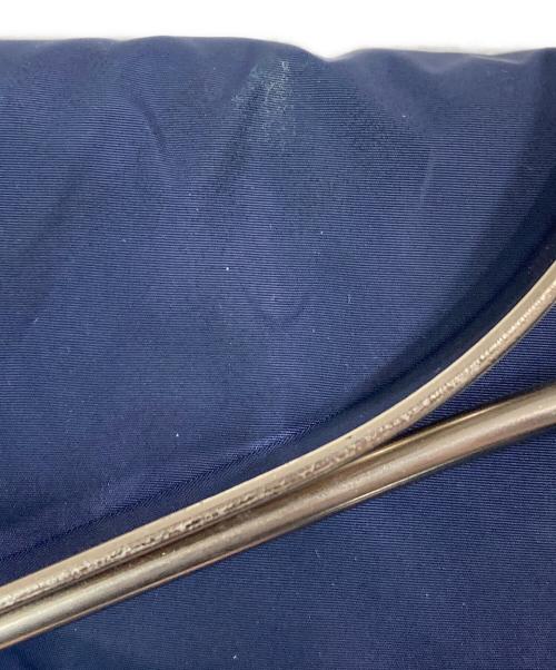 GUCCI（グッチ）GUCCI (グッチ) ヒステリアロゴダウンジャケット ネイビー サイズ:52の古着・服飾アイテム