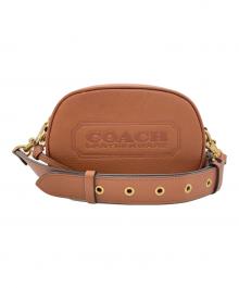 COACH（コーチ）の古着「カメラ クロスボディショルダーバッグ」｜ブラウン