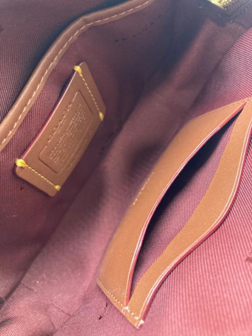 COACH（コーチ）COACH (コーチ) カメラ クロスボディショルダーバッグ ブラウンの古着・服飾アイテム