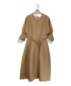 ESTNATIONエストネーション）の古着「ダブルクロスVネックワンピース」｜ベージュ
