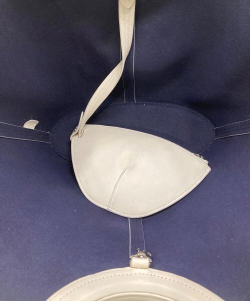 J&M DAVIDSON（ジェイ＆エム デヴィッドソン）J&M DAVIDSON (ジェイ＆エム デヴィッドソン) ハンドバッグ ホワイトの古着・服飾アイテム