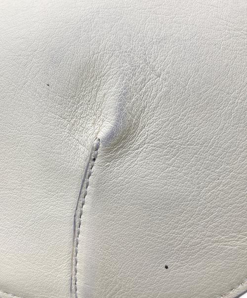 J&M DAVIDSON（ジェイ＆エム デヴィッドソン）J&M DAVIDSON (ジェイ＆エム デヴィッドソン) ハンドバッグ ホワイトの古着・服飾アイテム