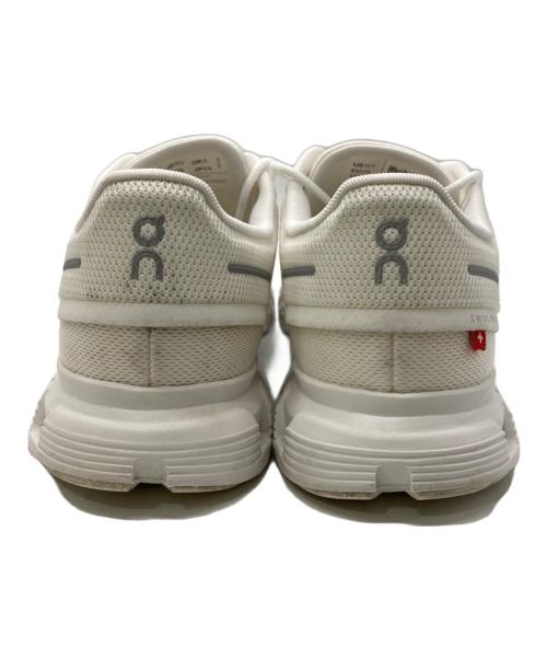 on（オン）on (オン) ローカットスニーカー ホワイト サイズ:24cmの古着・服飾アイテム
