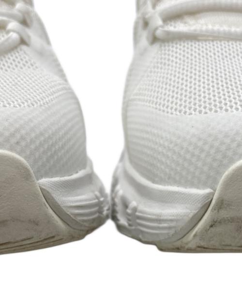 on（オン）on (オン) ローカットスニーカー ホワイト サイズ:24cmの古着・服飾アイテム