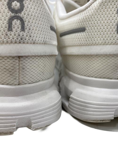 on（オン）on (オン) ローカットスニーカー ホワイト サイズ:24cmの古着・服飾アイテム