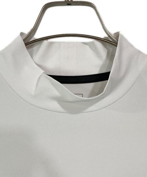 F.C.R.B.（エフシーレアルブリストル）F.C.R.B. (エフシーレアルブリストル) TRAINING RIBBED HEM S/S MOCKNECK TOP ホワイト サイズ:Mの古着・服飾アイテム