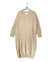 Lauren Manoogian（ローレン マヌージアン）の古着「WIDE V NECK DRESS」｜ベージュ