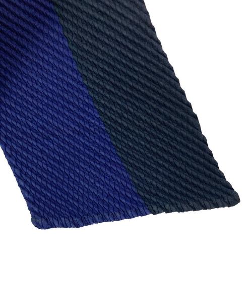 ISSEY MIYAKE PLEATS(T.)（イッセイミヤケ プリーツ）ISSEY MIYAKE PLEATS(T.) (イッセイミヤケ プリーツ) プリーツカットソー ネイビー サイズ:Mの古着・服飾アイテム