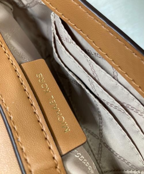 MICHAEL KORS（マイケル・コース）MICHAEL KORS (マイケル・コース) ショルダーバッグ ブラウンの古着・服飾アイテム