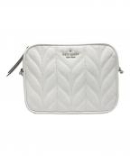 Kate Spadeケイトスペード）の古着「キルティングカメラバッグ」｜ホワイト