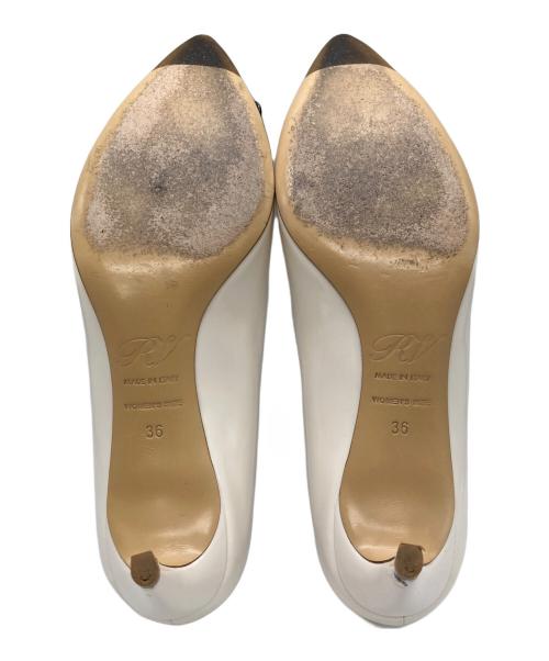 Roger Vivier（ロジェ ヴィヴィエ）Roger Vivier (ロジェ ヴィヴィエ) バックルパンプス ベージュ サイズ:36の古着・服飾アイテム