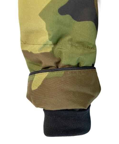 CANADA GOOSE（カナダグース）CANADA GOOSE (カナダグース) カモ柄ダウンジャケット グリーン サイズ:Ⅿの古着・服飾アイテム