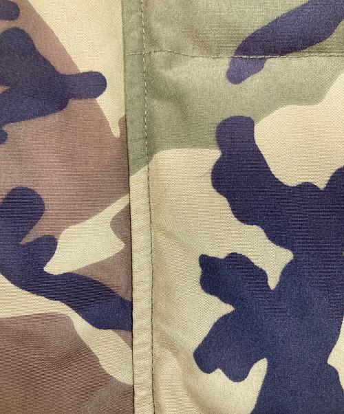 CANADA GOOSE（カナダグース）CANADA GOOSE (カナダグース) カモ柄ダウンジャケット グリーン サイズ:Ⅿの古着・服飾アイテム