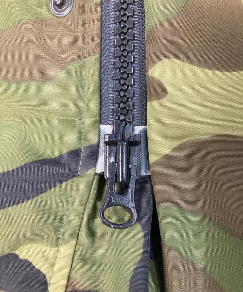 CANADA GOOSE（カナダグース）CANADA GOOSE (カナダグース) カモ柄ダウンジャケット グリーン サイズ:Ⅿの古着・服飾アイテム