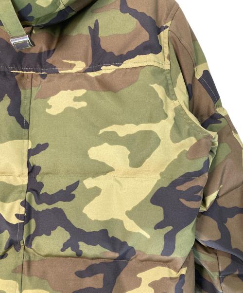 CANADA GOOSE（カナダグース）CANADA GOOSE (カナダグース) カモ柄ダウンジャケット グリーン サイズ:Ⅿの古着・服飾アイテム