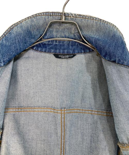 DOLCE & GABBANA（ドルチェ＆ガッバーナ）DOLCE & GABBANA (ドルチェ＆ガッバーナ) ダメージ加工プレートデニムジャケット インディゴ サイズ:48の古着・服飾アイテム