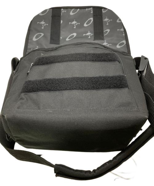 OAKLEY（オークリー）OAKLEY (オークリー) 00‘Sメッセンジャーバッグ ブラックの古着・服飾アイテム