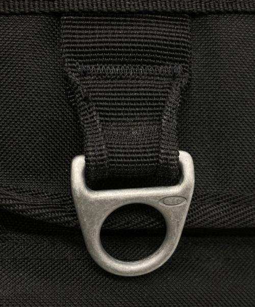 OAKLEY（オークリー）OAKLEY (オークリー) 00‘Sメッセンジャーバッグ ブラックの古着・服飾アイテム