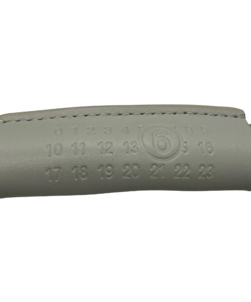 MM6 Maison Margiela（エムエムシックスメゾンマルジェラ）MM6 Maison Margiela (エムエムシックスメゾンマルジェラ) ”Medium” Japanese Bag Classic Silver シルバーの古着・服飾アイテム