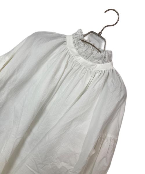 Whim Gazette（ウィムガゼット）Whim Gazette (ウィムガゼット) レースギャザーブラウス ホワイト サイズ:FREE 未使用品の古着・服飾アイテム