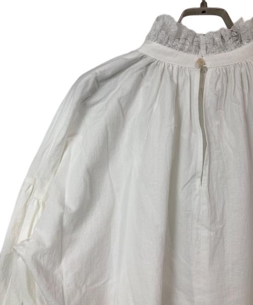 Whim Gazette（ウィムガゼット）Whim Gazette (ウィムガゼット) レースギャザーブラウス ホワイト サイズ:FREE 未使用品の古着・服飾アイテム