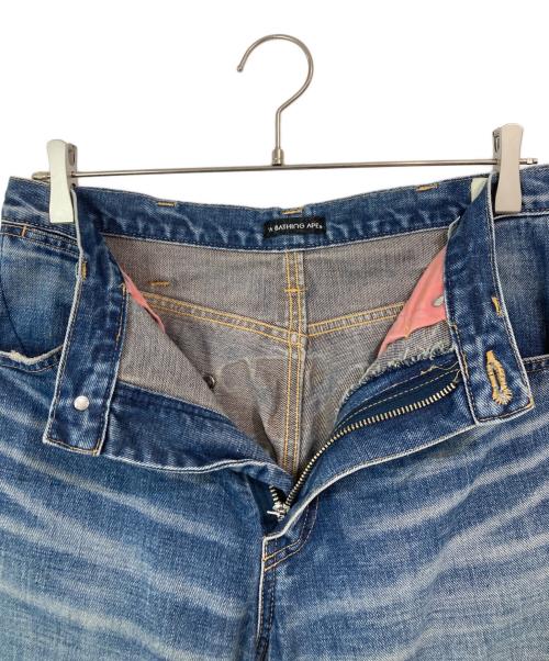 A BATHING APE（ア ベイシング エイプ）A BATHING APE (ア ベイシング エイプ) バックペイントデニムパンツ インディゴ サイズ:Ⅿの古着・服飾アイテム