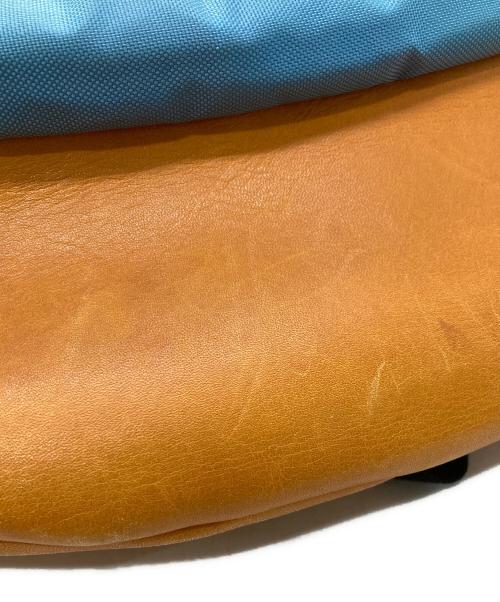 UNDERCOVERISM（アンダーカバーイズム）UNDERCOVERISM (アンダーカバーイズム) レザーショルダーバッグ オレンジ×ブルーの古着・服飾アイテム