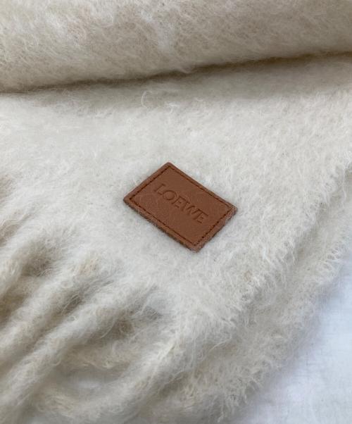 LOEWE（ロエベ）LOEWE (ロエベ) モヘヤ混 レザーパッチ マフラー ベージュ サイズ:206×22の古着・服飾アイテム