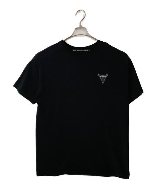 ADSB ANDERSSON BELL（アンダースンベル）ADSB ANDERSSON BELL (アンダースンベル) UNISEX STOOL PATCH LOGO T-SHIRTS ブラック サイズ:Mの古着・服飾アイテム