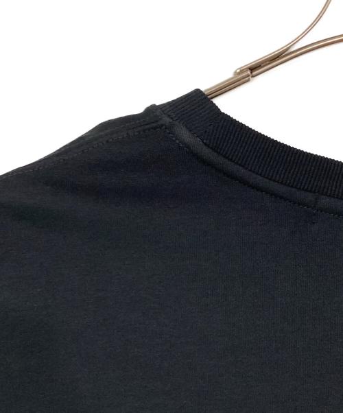 ADSB ANDERSSON BELL（アンダースンベル）ADSB ANDERSSON BELL (アンダースンベル) UNISEX STOOL PATCH LOGO T-SHIRTS ブラック サイズ:Mの古着・服飾アイテム