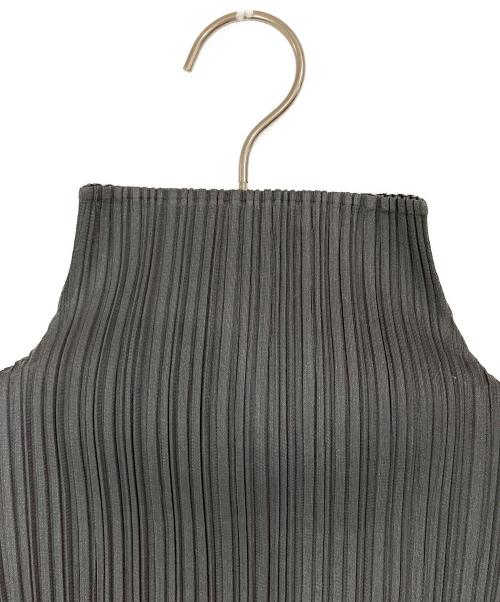 PLEATS PLEASE（プリーツプリーズ）PLEATS PLEASE (プリーツプリーズ) ハイネックプリーツカットソー グレー サイズ:3の古着・服飾アイテム