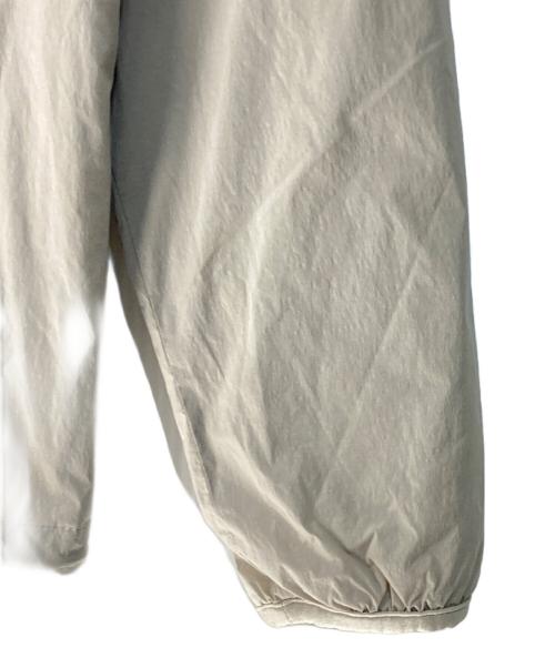 DANTON（ダントン）DANTON (ダントン) NYLON STRETCH TAFFETA INSULATION JACKET グレージュ サイズ:38の古着・服飾アイテム