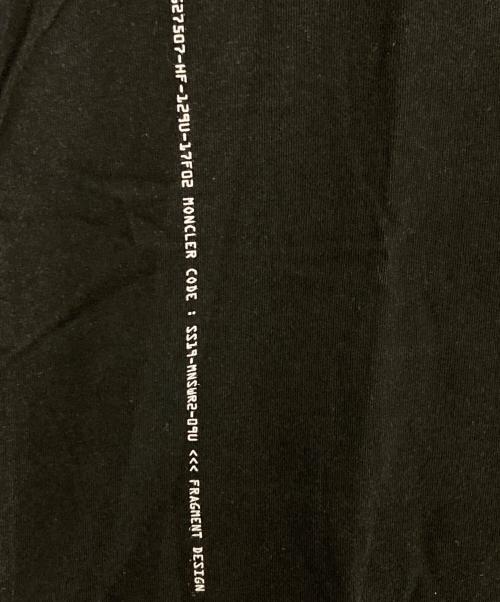 MONCLER（モンクレール）MONCLER (モンクレール) FRAGMENT DESIGN (フラグメントデザイン) プリントTシャツ ブラック サイズ:Sの古着・服飾アイテム