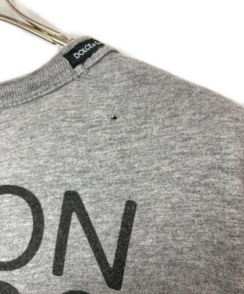 DOLCE & GABBANA（ドルチェ＆ガッバーナ）DOLCE & GABBANA (ドルチェ＆ガッバーナ) プリントTシャツ グレー サイズ:48の古着・服飾アイテム