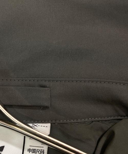 adidas（アディダス）adidas (アディダス) ロゴパッチ ジャケット グレー サイズ:XLの古着・服飾アイテム