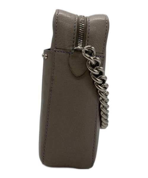 J&M DAVIDSON（ジェイ＆エム デヴィッドソン）J&M DAVIDSON (ジェイ＆エム デヴィッドソン) PEBBLE MINI WITH STUDS グレージュの古着・服飾アイテム