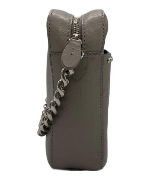 J&M DAVIDSON（ジェイ＆エム デヴィッドソン）J&M DAVIDSON (ジェイ＆エム デヴィッドソン) PEBBLE MINI WITH STUDS グレージュの古着・服飾アイテム