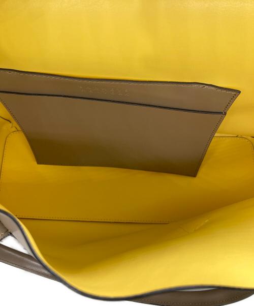 BARNEYS NEWYORK（バーニーズ・ニューヨーク）BARNEYS NEWYORK (バーニーズ・ニューヨーク) ショルダーフラップトートバッグ ブラウン×イエローの古着・服飾アイテム