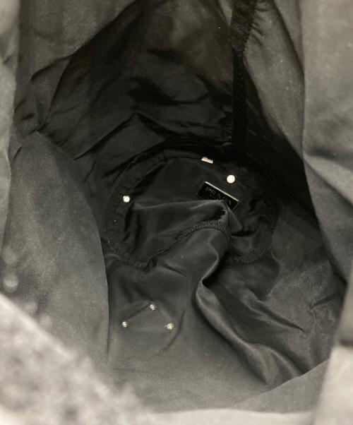 PRADA（プラダ）PRADA (プラダ) ドラムナイロンショルダーバッグ ブラックの古着・服飾アイテム