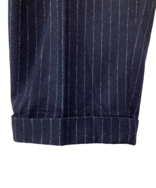 WOODBLOCK（ウッドブロック）WOODBLOCK (ウッドブロック) 2TUCK STRIPE WOOL TROUSER NAVY STRIPE ネイビー サイズ:XLの古着・服飾アイテム