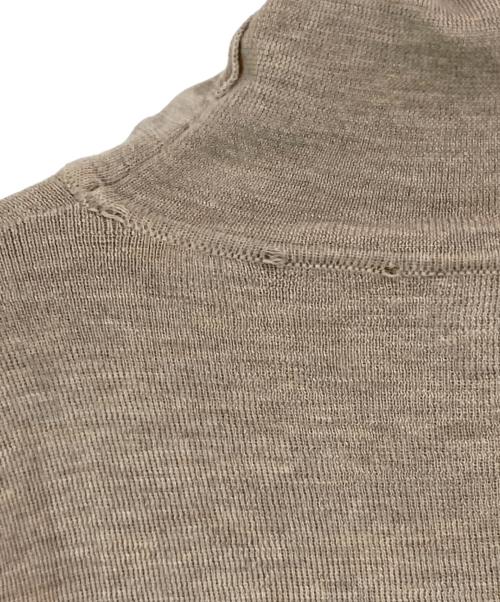 maison kitsune（メゾンキツネ）MAISON KITSUNE (メゾンキツネ) FOX HEAD PATCH FITTED TURTLENECK ブラウン サイズ:Ｓの古着・服飾アイテム
