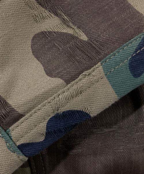 SUPREME（シュプリーム）Supreme (シュプリーム) Jacquard LOGOS Denim Trucker Jacket Woodland Camo グリーン サイズ:XLの古着・服飾アイテム