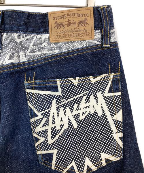 stussy（ステューシー）stussy (ステューシー) プリントデニムパンツ インディゴ サイズ:30の古着・服飾アイテム