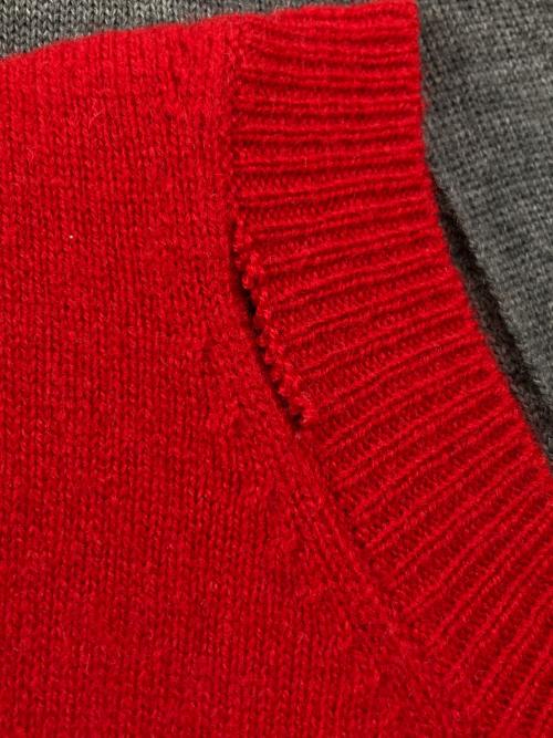 COMME des GARCONS（コムデギャルソン）COMME des GARCONS (コムデギャルソン) 06AW ペルソナ期 レイヤードカーディガン グレー×レッド サイズ:Sの古着・服飾アイテム