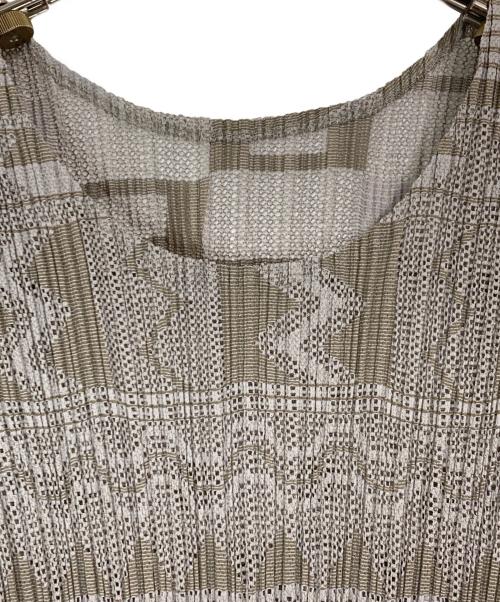 PLEATS PLEASE（プリーツプリーズ）PLEATS PLEASE (プリーツプリーズ) 総柄プリーツメッシュカットソー グレー サイズ:3の古着・服飾アイテム