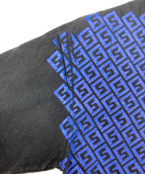 stussy（ステューシー）stussy (ステューシー) 00's総柄Tシャツ ブラック×ブルー サイズ:Mの古着・服飾アイテム