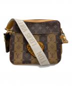 LOUIS VUITTON×NIGOルイ ヴィトン×二ゴー）の古着「LV スクエアード・トリオメッセンジャー」｜ブラウン