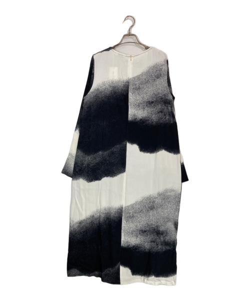 marimekko（マリメッコ）marimekko (マリメッコ) ピラヴィロングワンピース ブラック×ホワイト サイズ:40の古着・服飾アイテム