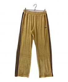 adidas（アディダス）の古着「ベロアトラックパンツ」｜ベージュ