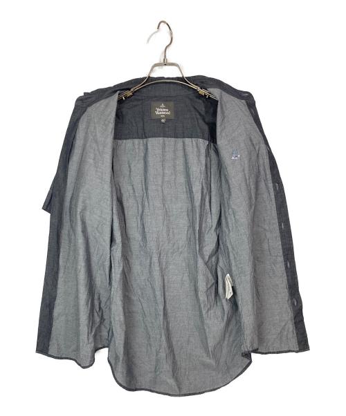 Vivienne Westwood man（ヴィヴィアン ウェストウッド マン）Vivienne Westwood man (ヴィヴィアン ウェストウッド マン) TWISTED SHORT SLEEVE SHIRTS グレー サイズ:SIZE 48の古着・服飾アイテム